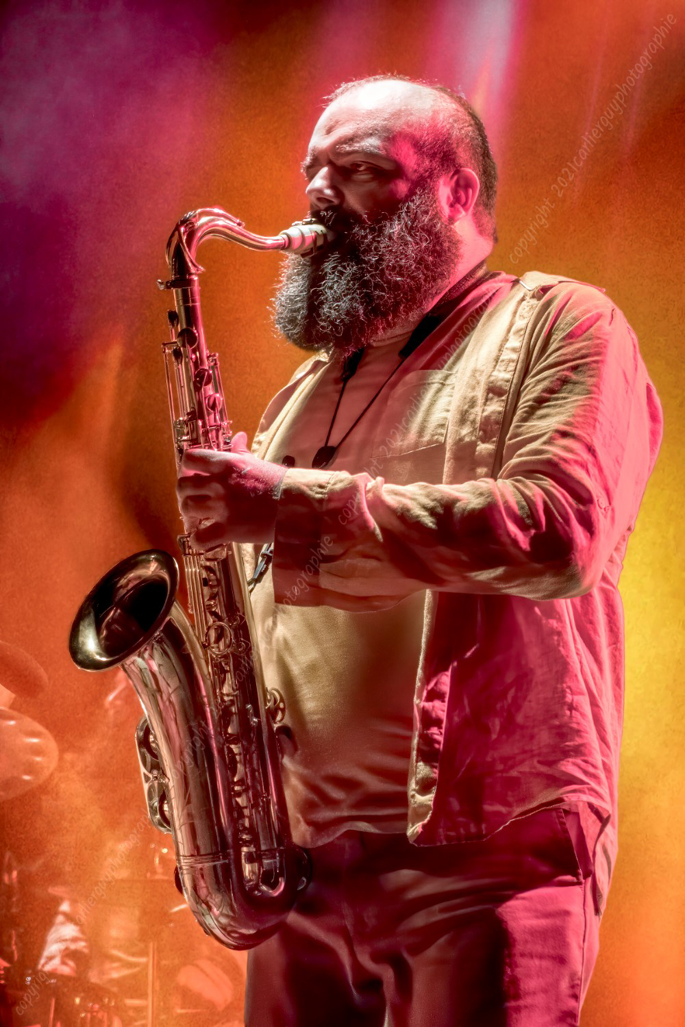 Raphael Imbert joue du saxophone au festival de jazz a Vienne- création sur chants esclaves-blues-negro spiritual et work song